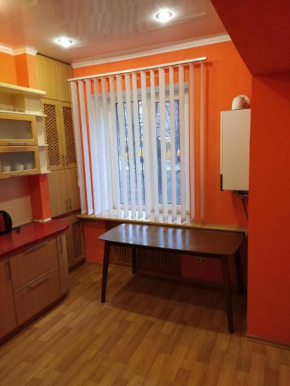 Apartment on Kryvorizhstal Street 35-19
